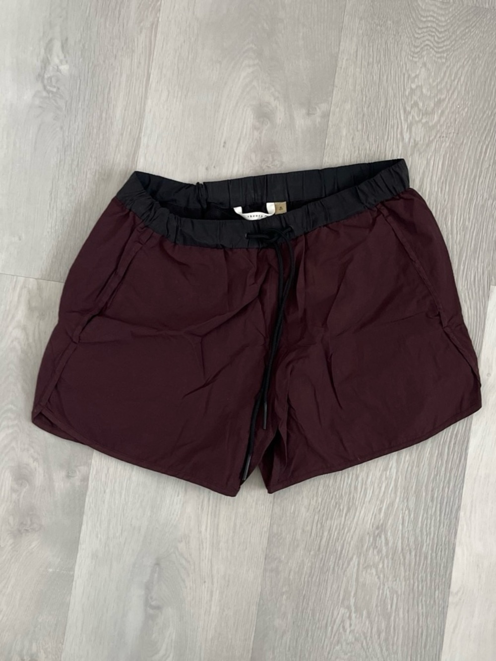 THEORY 38 BURGUNDY SWIM TRUNKS FLAT FRONT BOARD SHORTS MENS SMALL